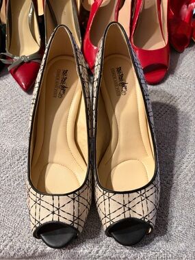 Coach Peep-Toe Heels in Cream and Black Geometric Canvas